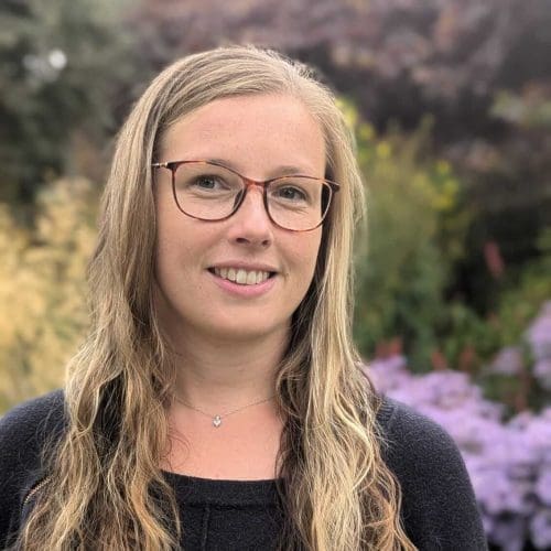 Dr Libby Robinson